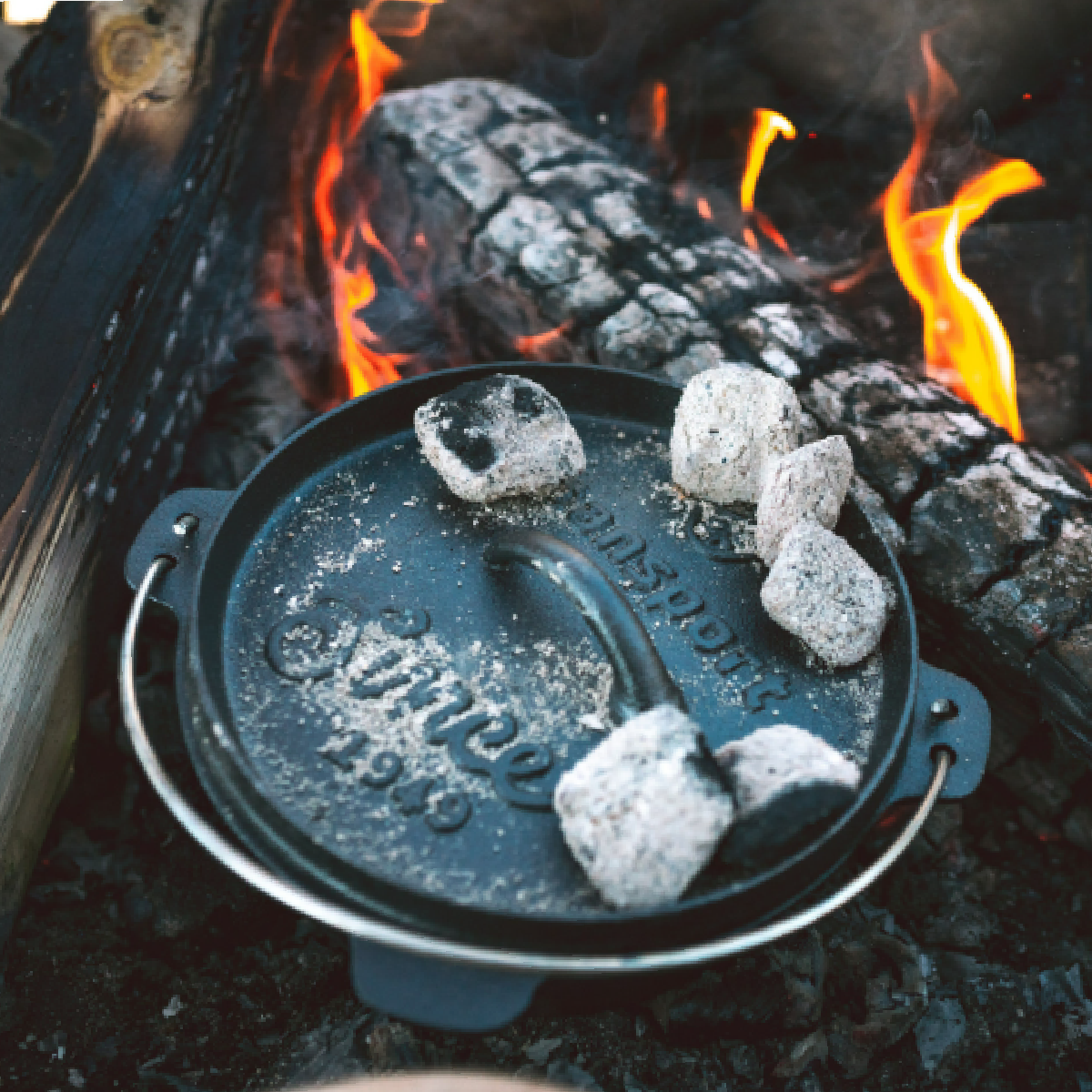 Stansport 16018-20 Cast Iron Dutch Oven - 2 Qt - With Legs - Pre-Seasoned