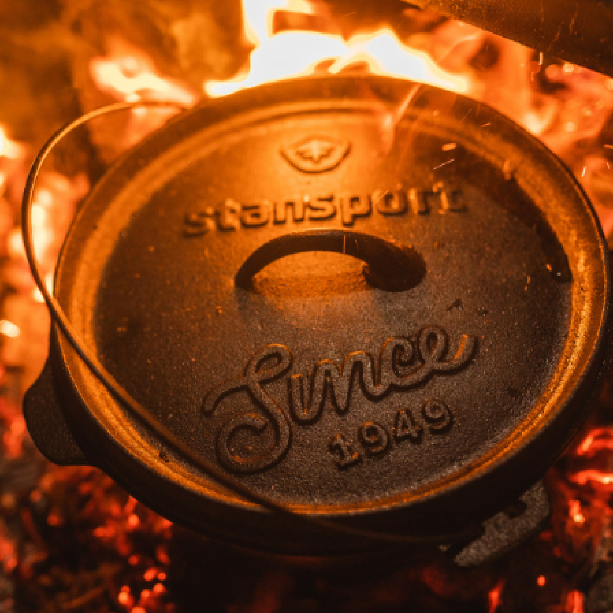 Stansport 16018-20 Cast Iron Dutch Oven - 2 Qt - With Legs - Pre-Seasoned
